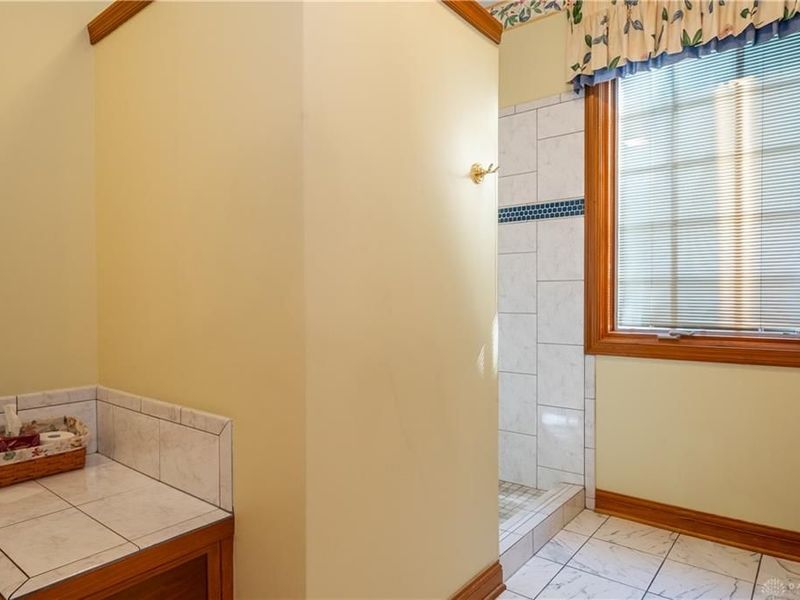 3955 Oakview Drive, Beavercreek, OH 45430 Photo 37