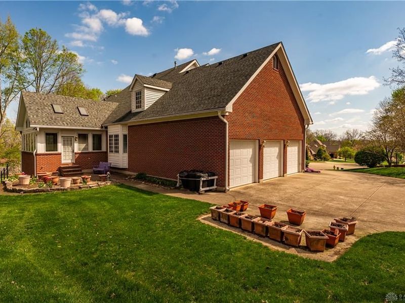 3955 Oakview Drive, Beavercreek, OH 45430 Photo 70