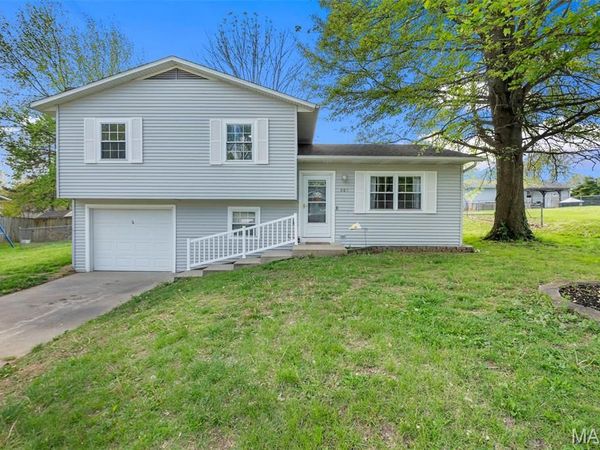 805 Andrew Street , Jackson, MO 63755