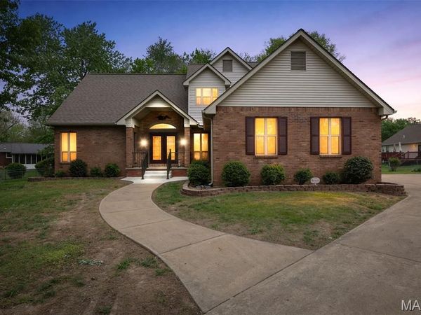 532 N Loretta Court, Farmington, MO 63640