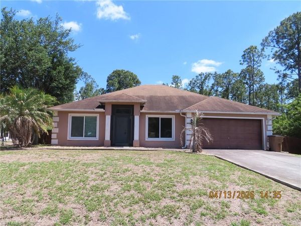 809 Grenada AVE, LEHIGH ACRES, FL 33974