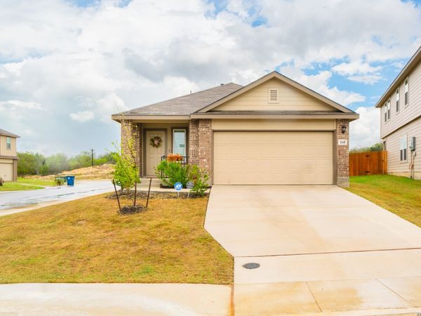168 Honors St, Floresville, TX 78114