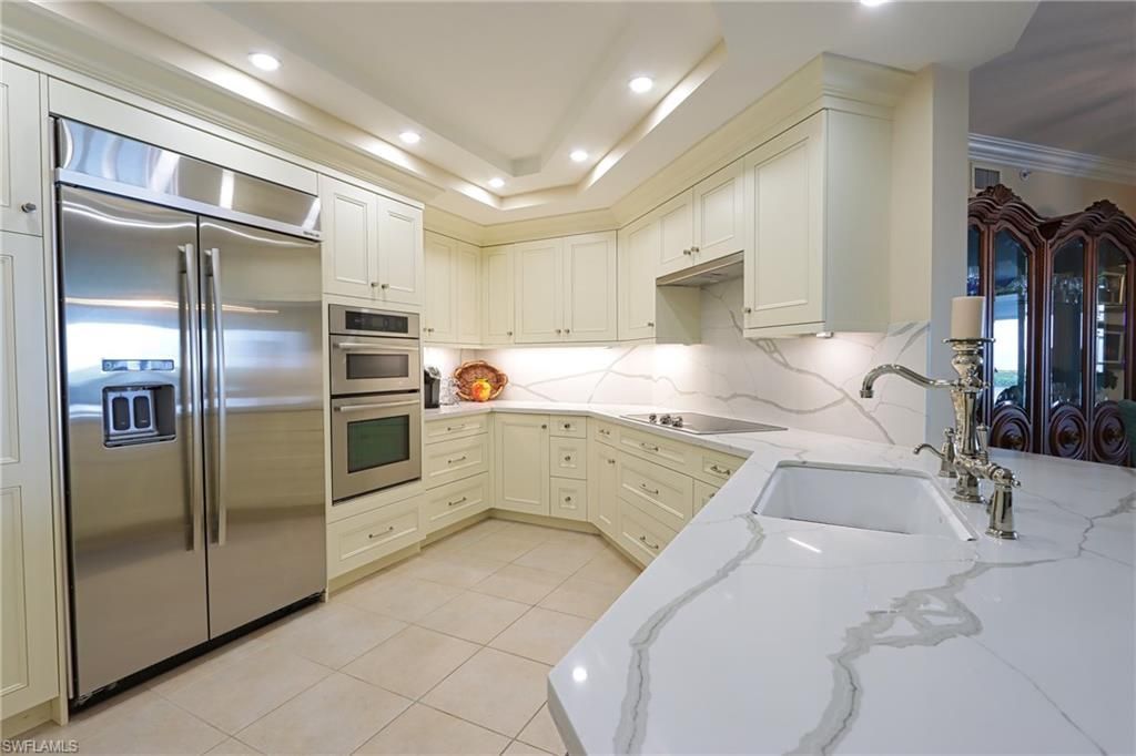 60 Seagate Dr, Unit 402, Naples, FL 34103 Photo