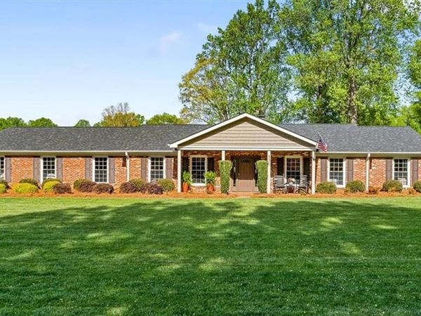 330 Fielding Drive , Kernersville, NC 27284
