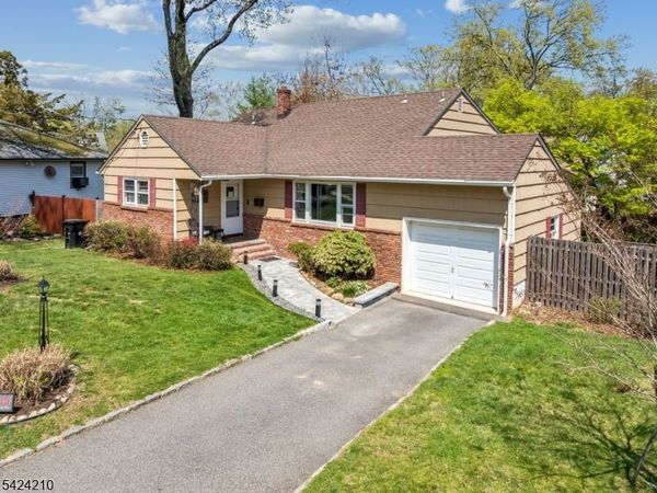 889 Fernwood Ave, Plainfield, NJ 07062