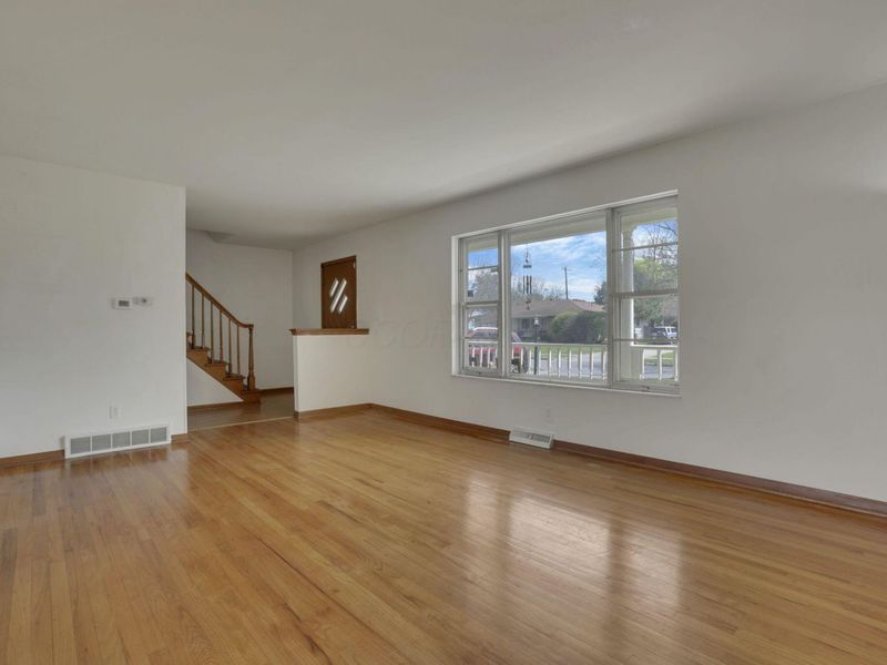 1680 Pin Oak Drive, Columbus, OH 43229 Photo 10