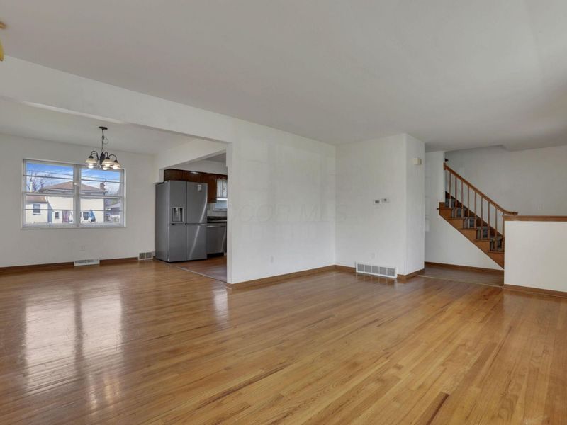 1680 Pin Oak Drive, Columbus, OH 43229 Photo 12