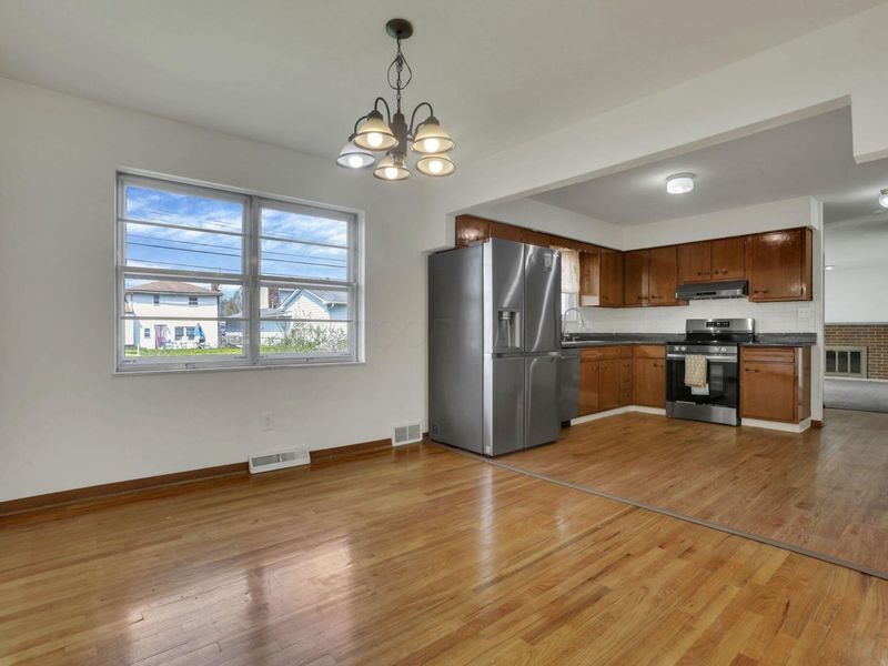 1680 Pin Oak Drive, Columbus, OH 43229 Photo 13