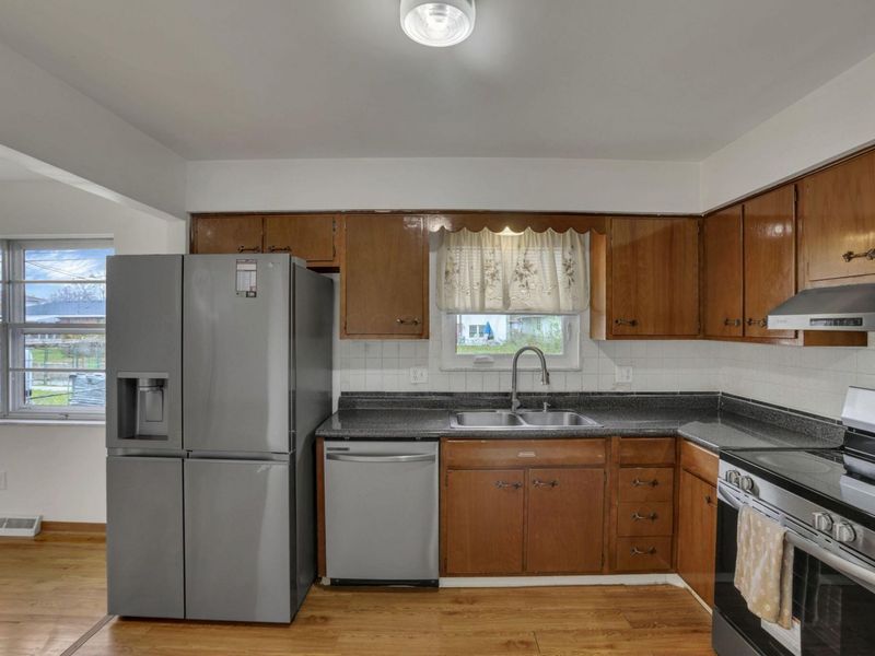 1680 Pin Oak Drive, Columbus, OH 43229 Photo 19