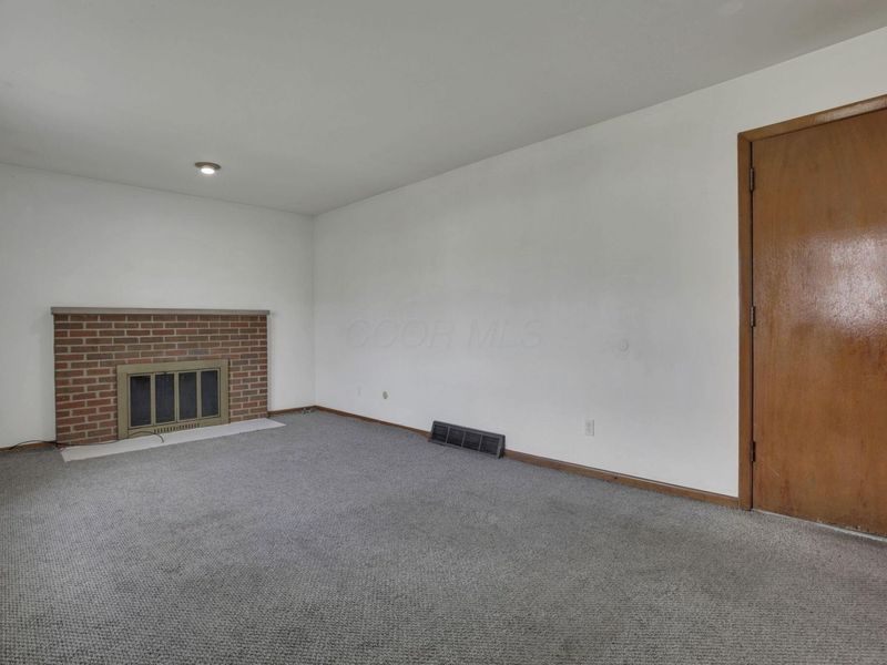 1680 Pin Oak Drive, Columbus, OH 43229 Photo 24