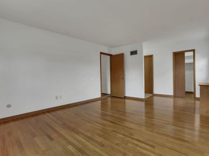 1680 Pin Oak Drive, Columbus, OH 43229 Photo 29