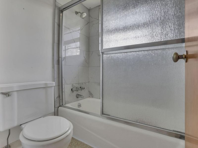 1680 Pin Oak Drive, Columbus, OH 43229 Photo 32