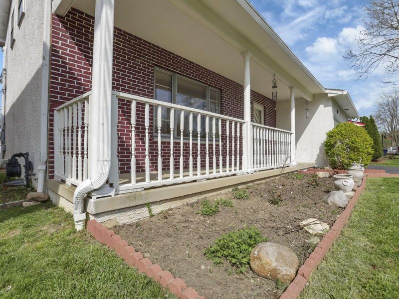 1680 Pin Oak Drive, Columbus, OH 43229 Photo 4