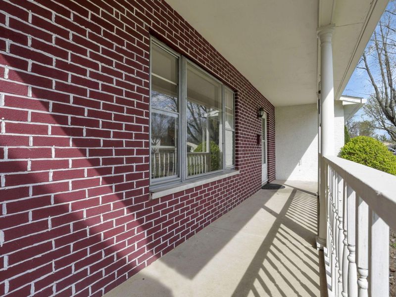 1680 Pin Oak Drive, Columbus, OH 43229 Photo 5