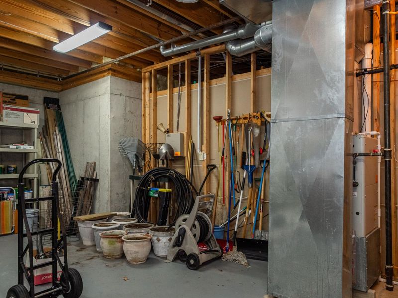 3955 Oakview Drive, Beavercreek, OH 45430 Photo 61