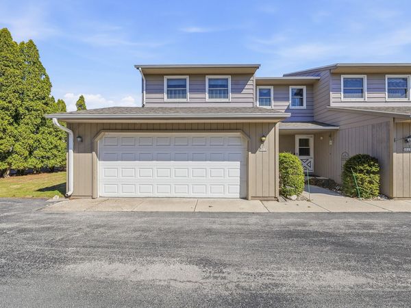 3517 Willow Cir, Sheboygan, WI 53083