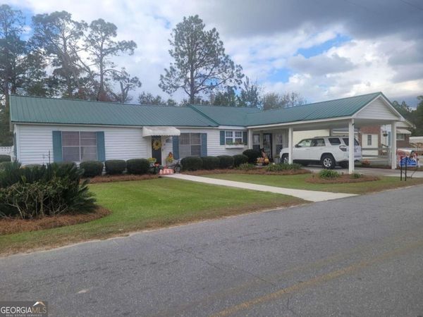 30 S Mccrorie Street, Baxley, GA 31513