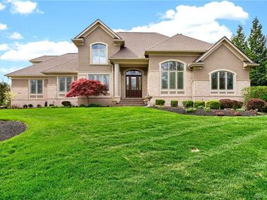 998 Olde Sterling Way, Washington TWP, OH 45459