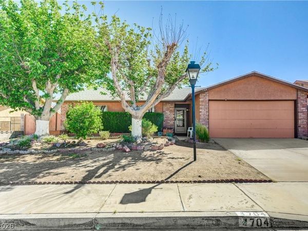 704 Willow Avenue, Henderson, NV 89002