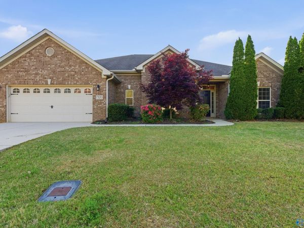 7320 Sanctuary Cove Drive SE, Owens Cross Roads, AL 35763