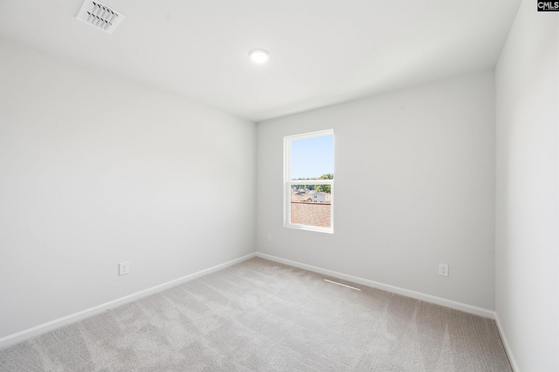 443 Edith Court Photo 17