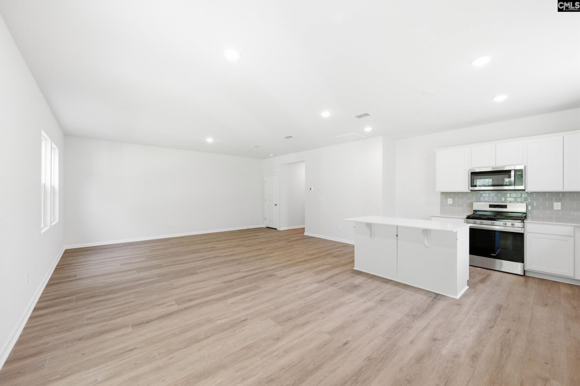 443 Edith Court Photo 5