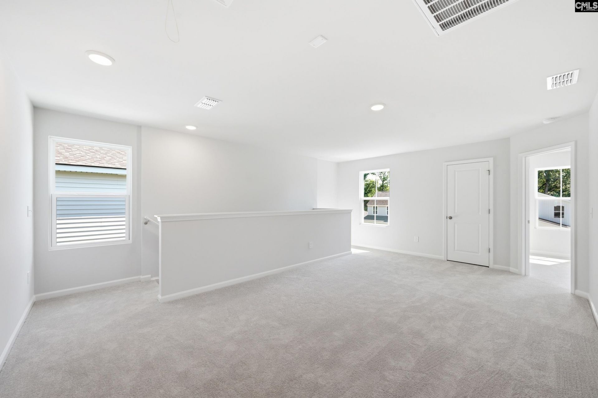 443 Edith Court Photo 7
