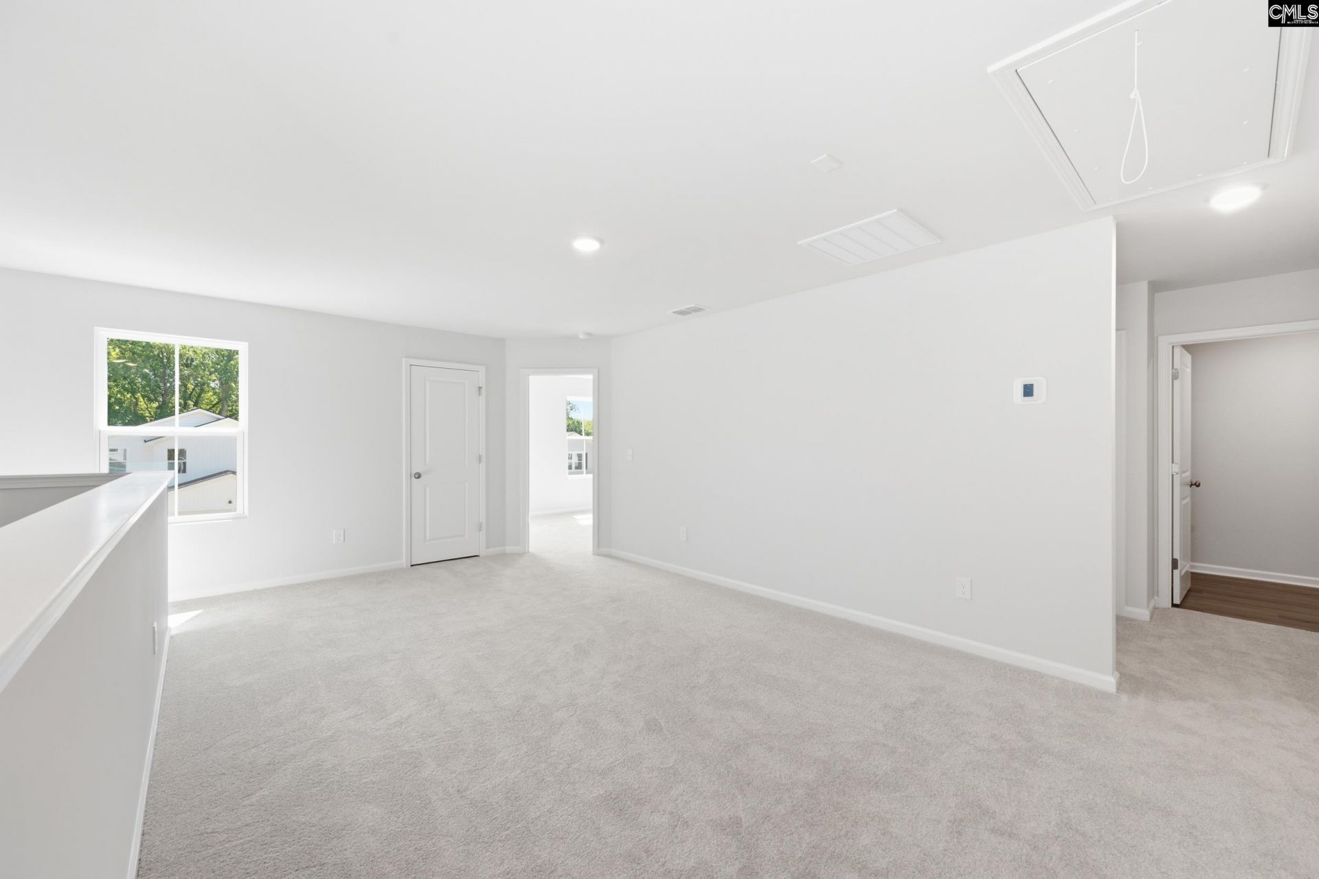 443 Edith Court Photo 8