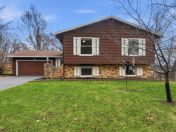 8105 Dakota Lane, Chanhassen, MN 55317