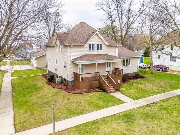 246 Briggs Avenue, Readlyn, IA 50668