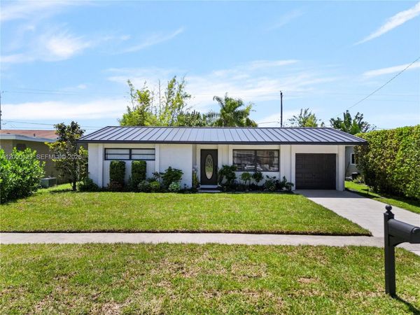 11740 NW 33rd St , Sunrise, FL 33323