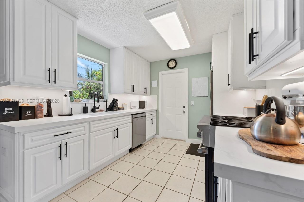 11740 NW 33rd St, Sunrise, FL 33323 Photo