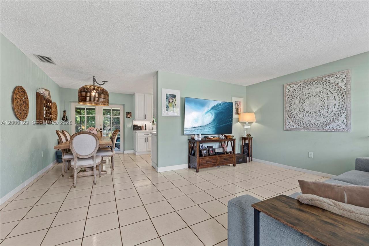 11740 NW 33rd St, Sunrise, FL 33323 Photo