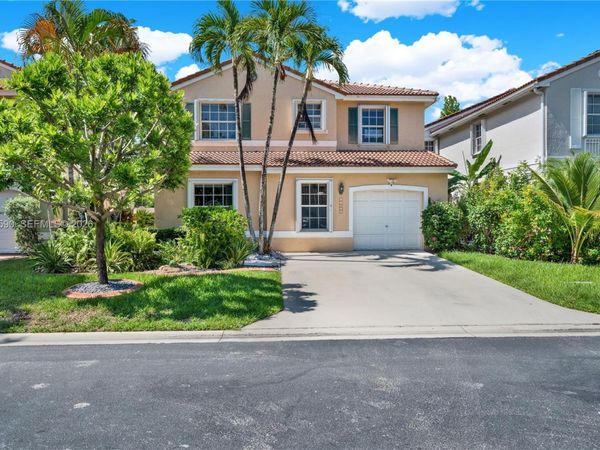 10840 NW 46th Dr, Coral Springs, FL 33076