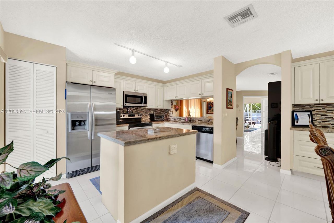 10840 NW 46th Dr, Coral Springs, FL 33076 Photo