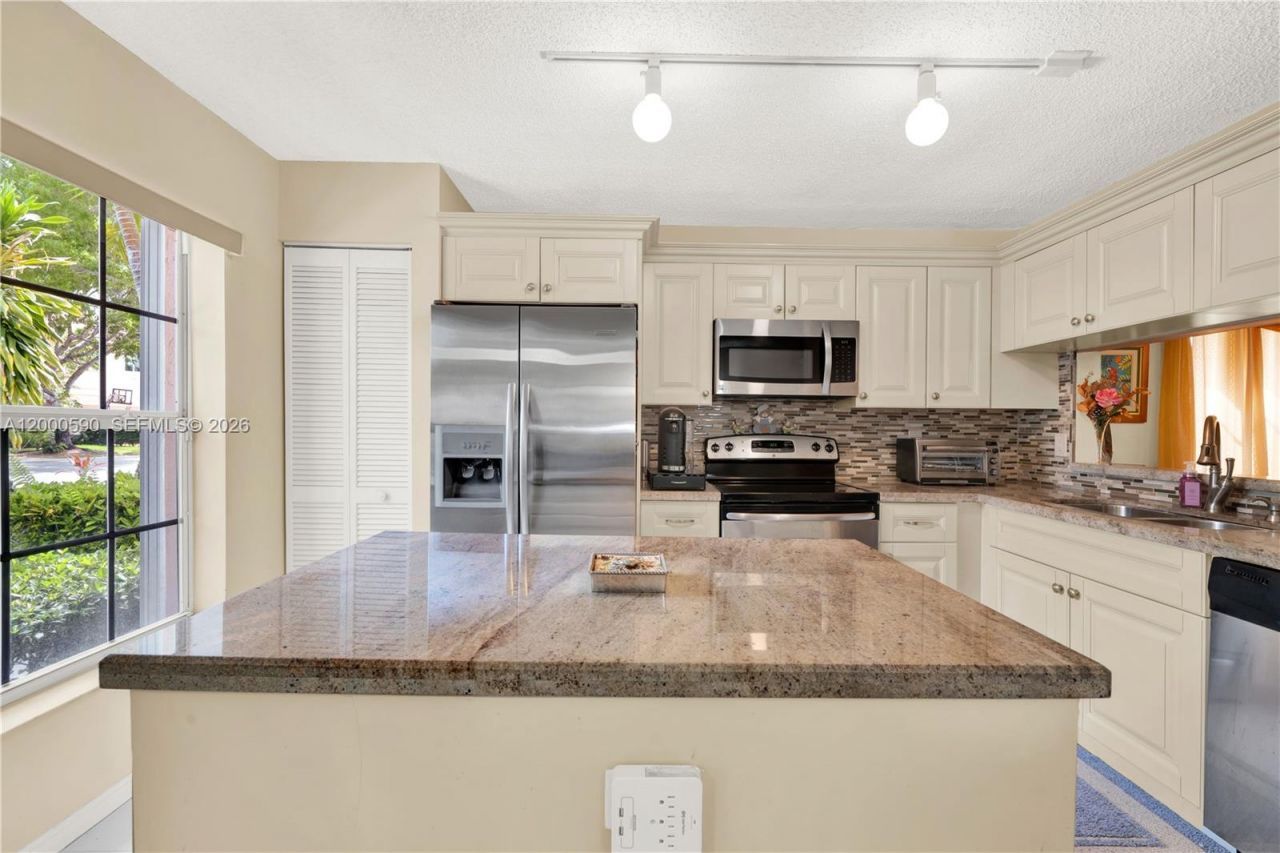 10840 NW 46th Dr, Coral Springs, FL 33076 Photo