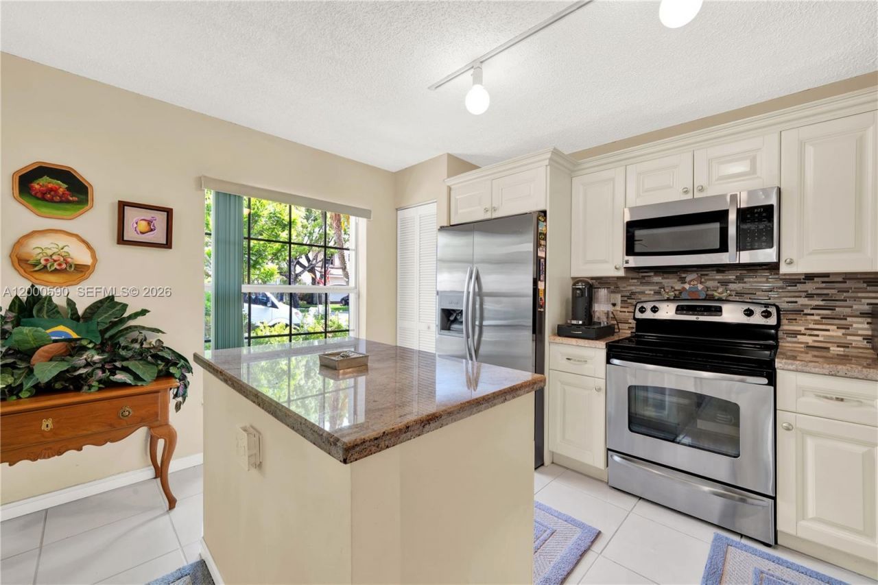 10840 NW 46th Dr, Coral Springs, FL 33076 Photo