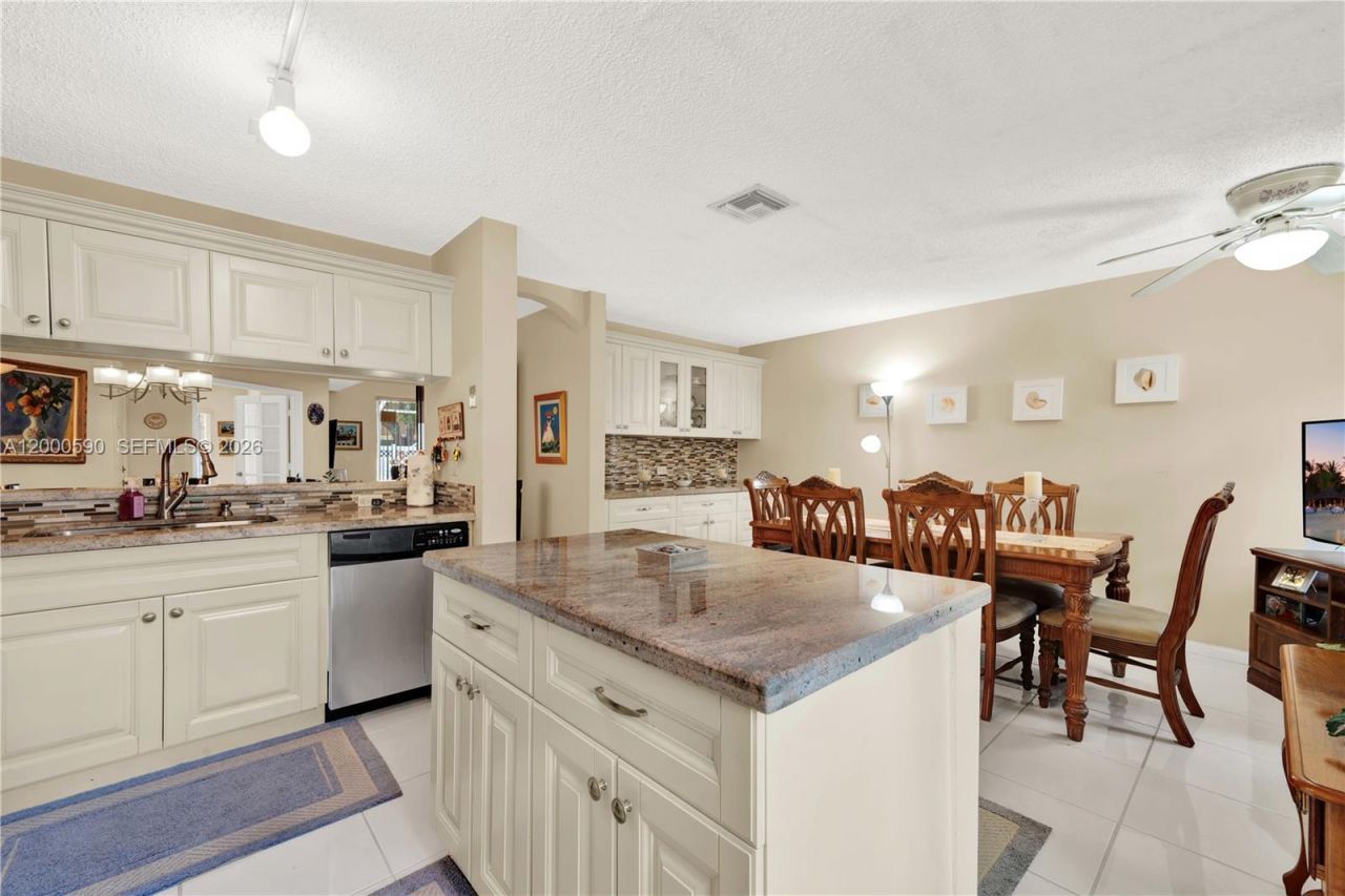 10840 NW 46th Dr, Coral Springs, FL 33076 Photo