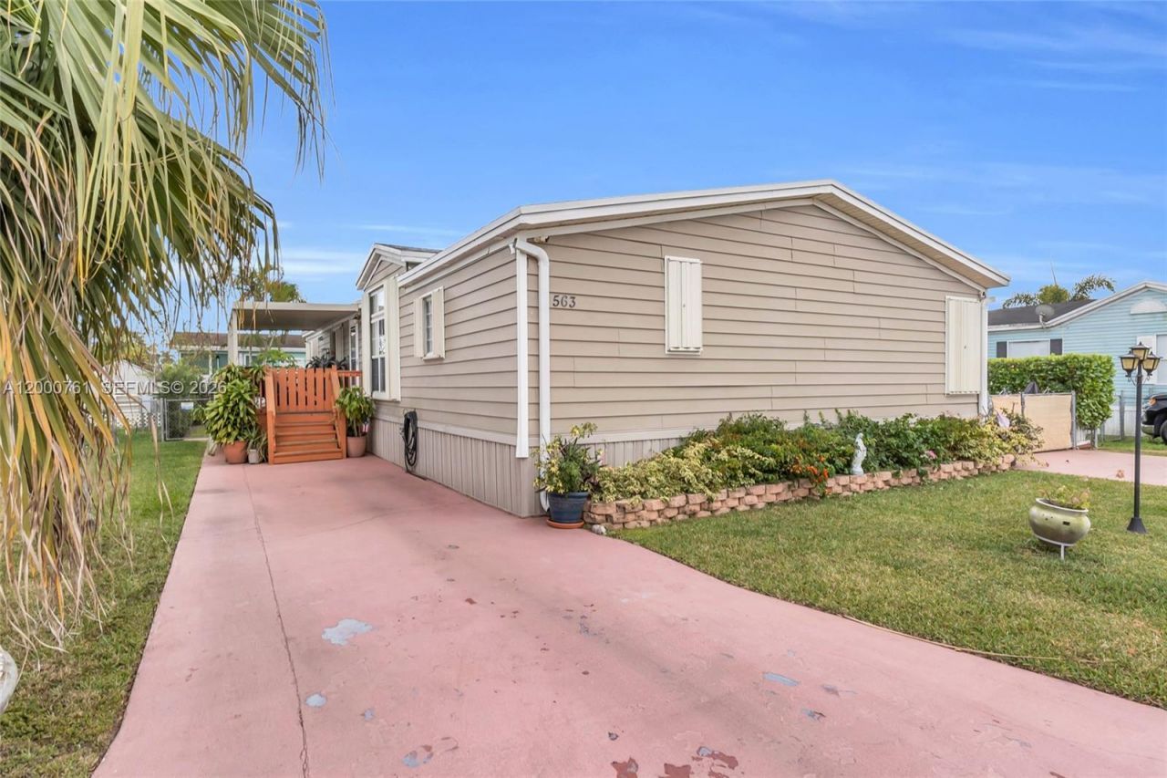 19800 SW 180th Ave, Unit 563, Miami, FL 33187 Photo