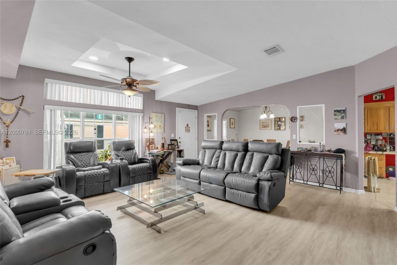 19800 SW 180th Ave, Unit 563, Miami, FL 33187 Photo