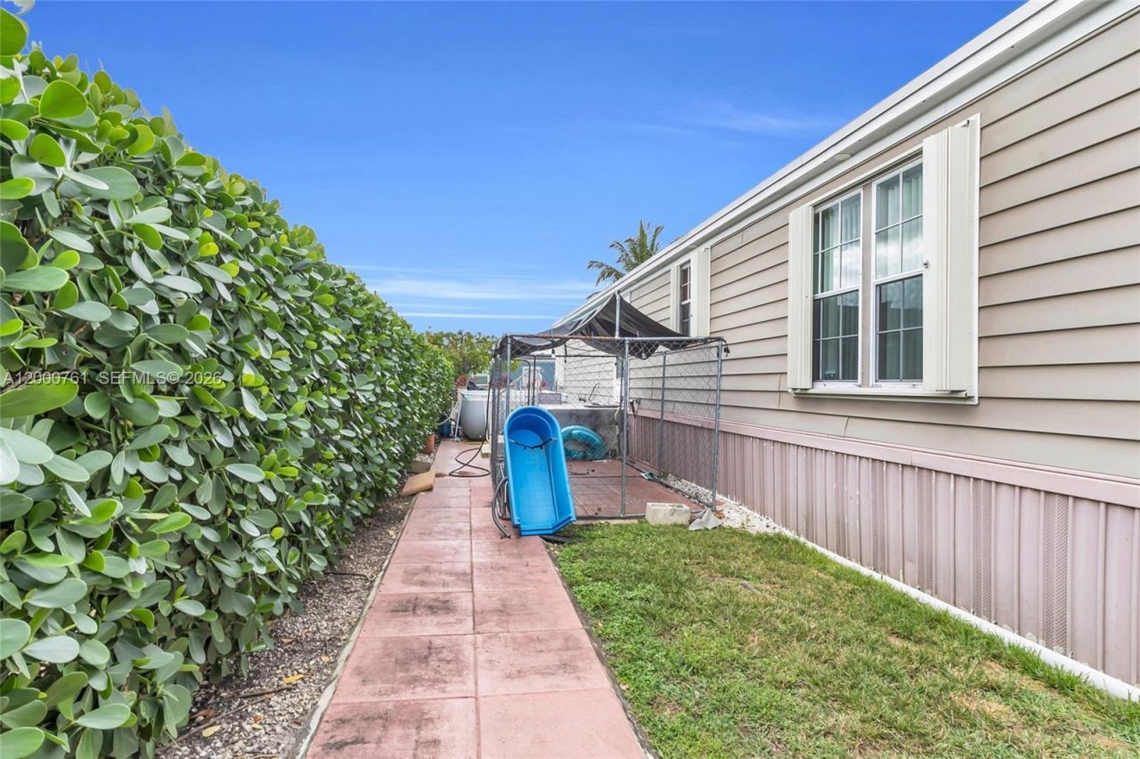 19800 SW 180th Ave, Unit 563, Miami, FL 33187 Photo