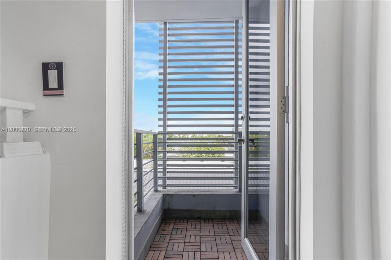 3339 Virginia St, Unit 339, Miami, FL 33133 Photo