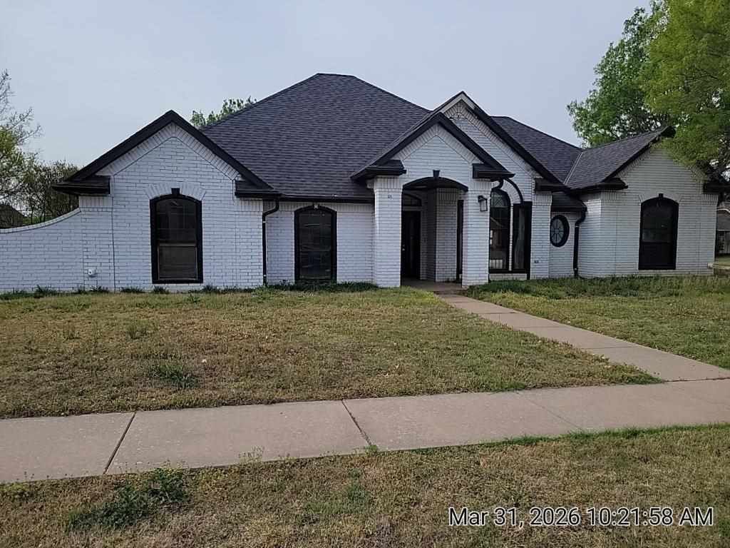 7614 NW Castlerock Pl, Lawton, OK 73505 Main Photo