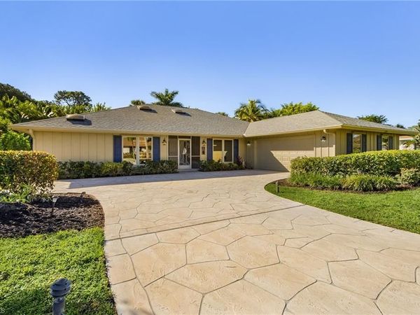 2377 Kings Lake BLVD, NAPLES, FL 34112