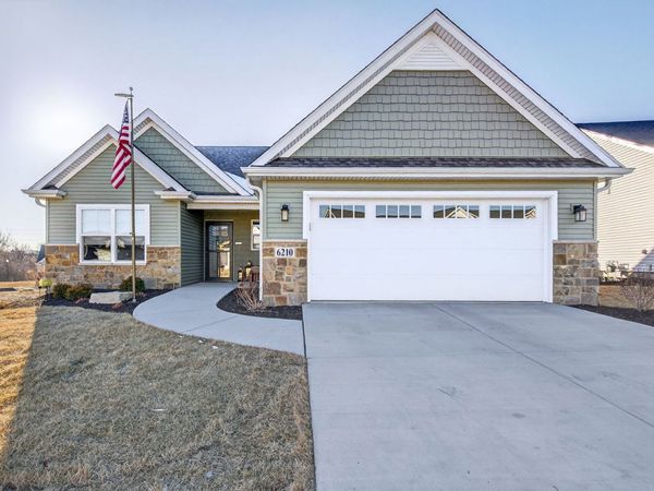 6210 College Avenue , Davenport, IA 52807