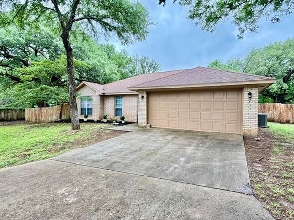 7 S Bobcat Court , Belton, TX 76513
