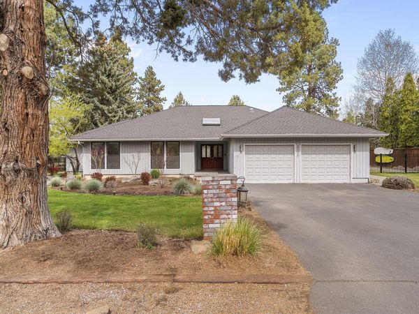 21052 Desert Woods Drive, Bend, OR 97702