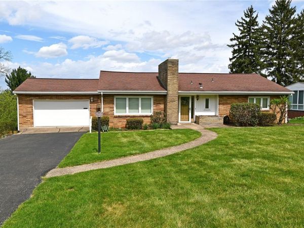 60 Swallow Hill Rd, Carnegie, PA 15106