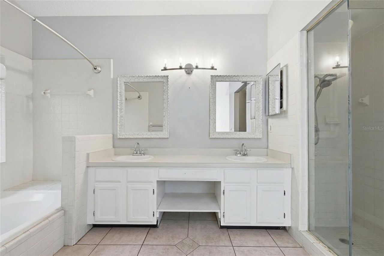 4609 Tiffany Woods Circle, Oviedo, FL 32765 Photo