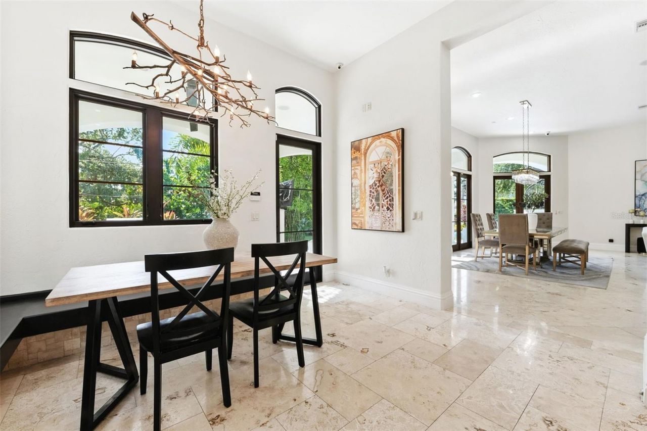 4555 W Swann Avenue, Tampa, FL 33609 Photo